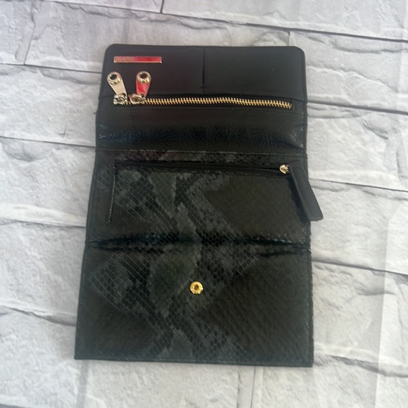 Kenneth Cole Reaction trifold wallet vegan leather - Picture 4 of 6